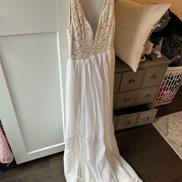 Custom Destination Wedding Grown - Picture 2 of 7